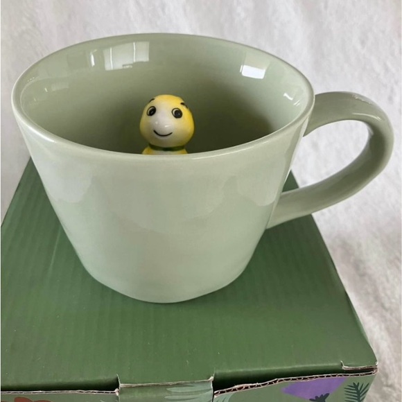 NEW in Box 3D Caterpillar mug coffee cup green monarch butterfly - Picture 3 of 7